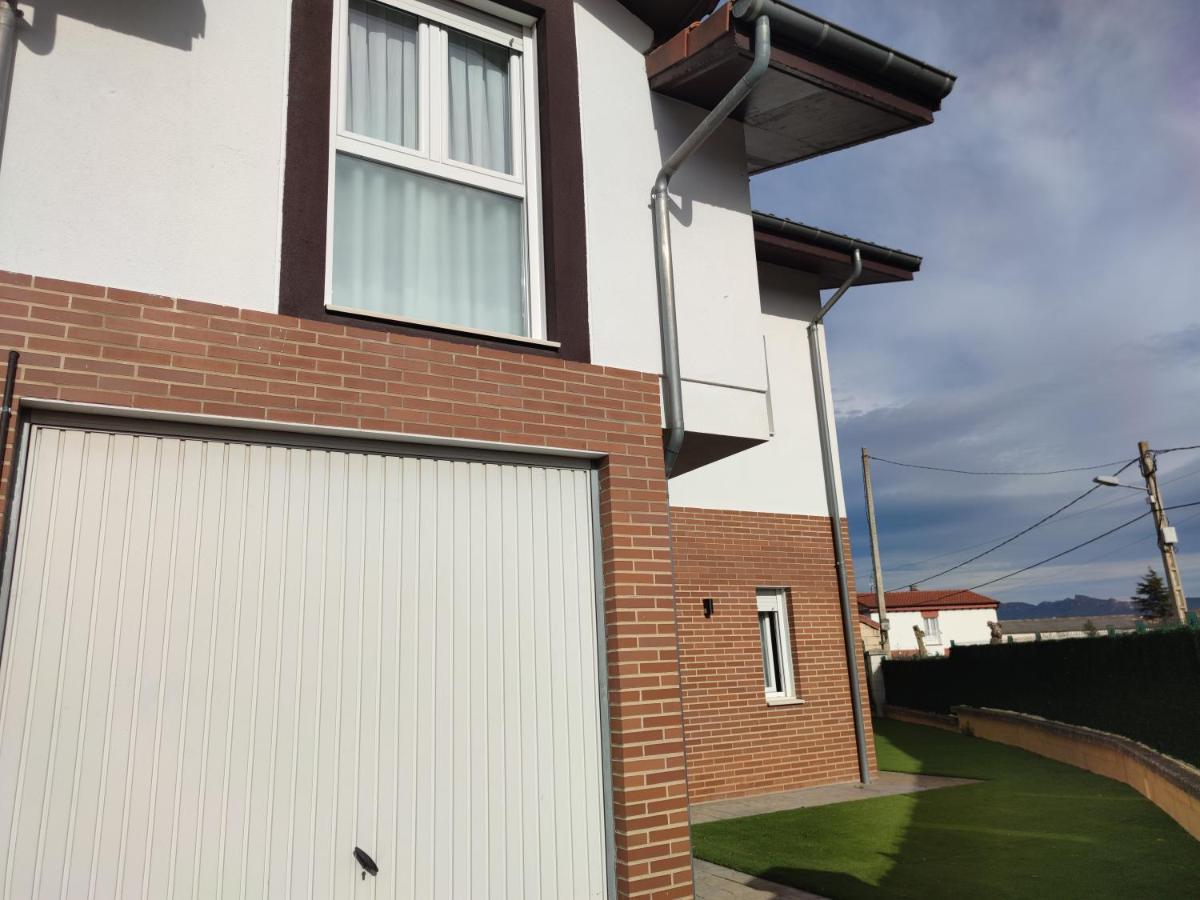 Chalet Con Amplio Jardin Casalarreina Luaran gambar